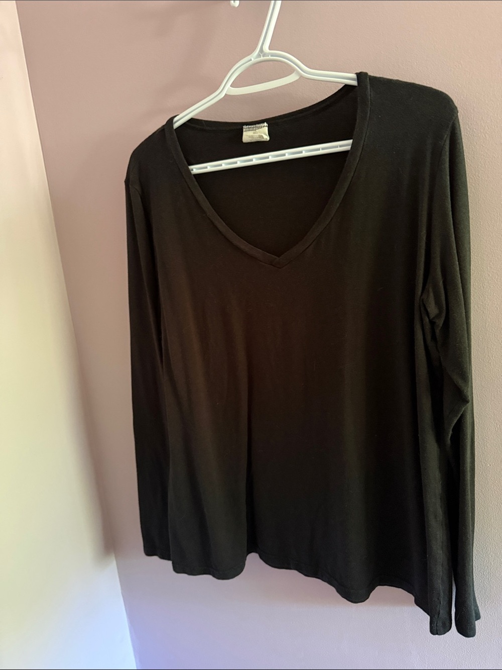 Buttercream Black V-Neck Long Sleeve Top